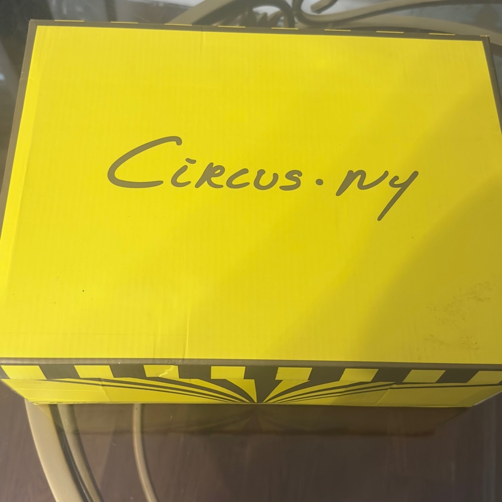 Circus NY Yellow Shoe Box